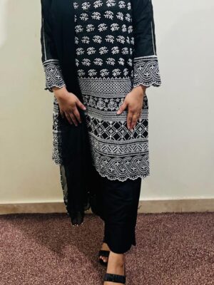 Black-Kurti
